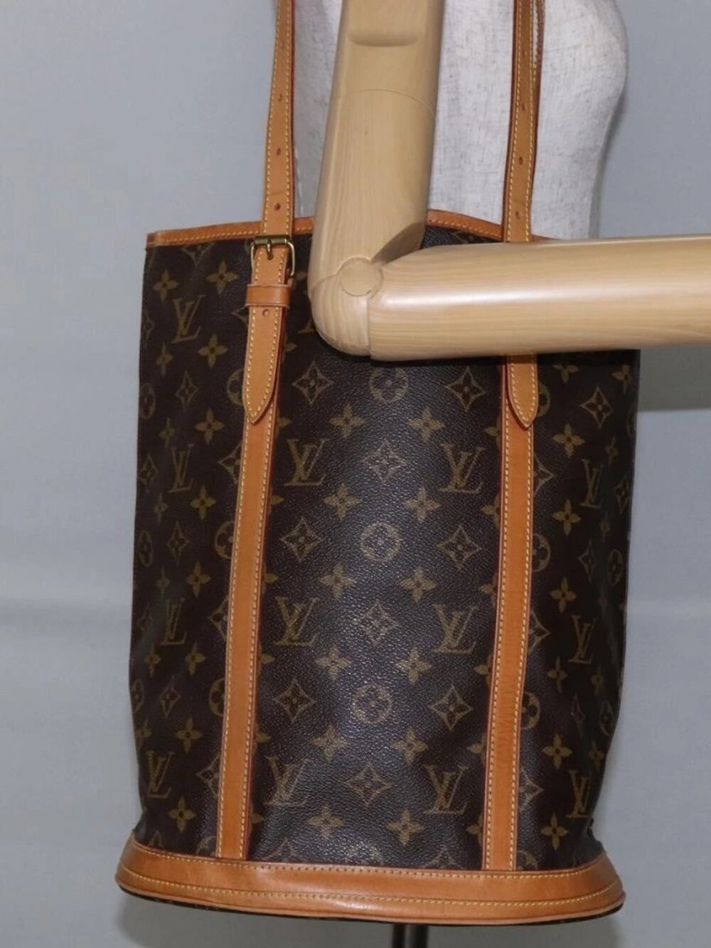 LOUIS VUITTON Monogram Bucket GM Shoulder Bag M42236 LV Auth